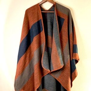 Open draped cardigan/poncho/wrap
